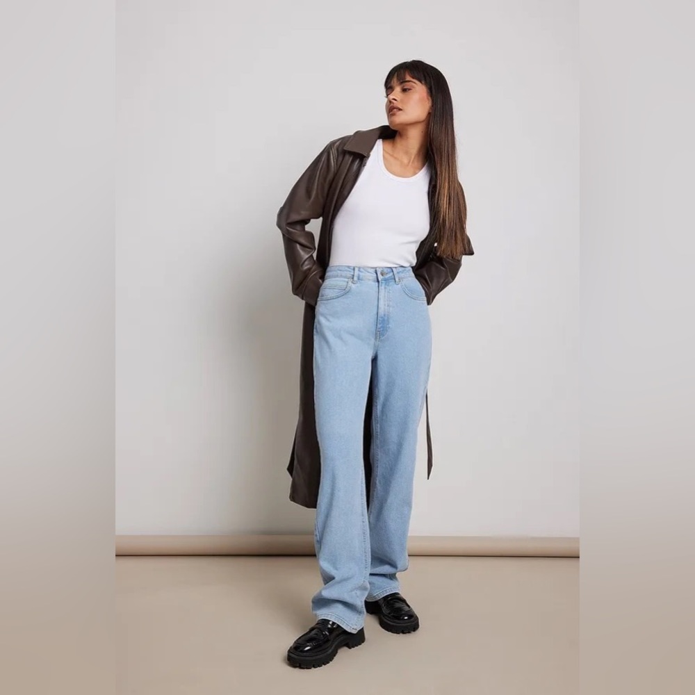 NA-KD Highwaisted Straight Leg Denim in Blue
